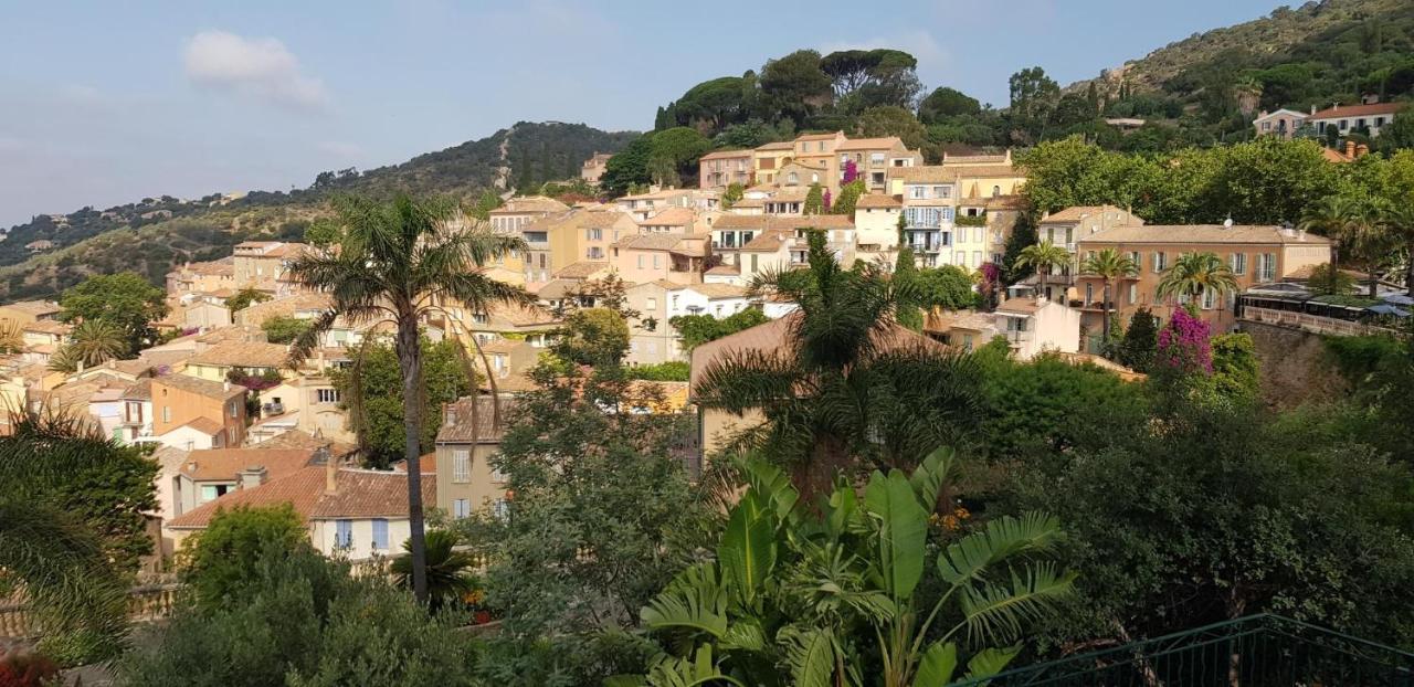 L'Odyssee Provencale, Un Duplex De Charme De 2 Chambres Au Pied Du Village Medieval De Bormes-Les-Mimosas, Offrant Des Prestations Haut De Gamme Et Une Superbe Vue Sur Le Massif Des Maures Buitenkant foto
