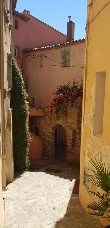 L'Odyssee Provencale, Un Duplex De Charme De 2 Chambres Au Pied Du Village Medieval De Bormes-Les-Mimosas, Offrant Des Prestations Haut De Gamme Et Une Superbe Vue Sur Le Massif Des Maures Buitenkant foto