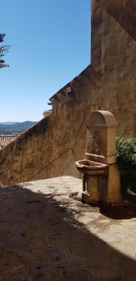 L'Odyssee Provencale, Un Duplex De Charme De 2 Chambres Au Pied Du Village Medieval De Bormes-Les-Mimosas, Offrant Des Prestations Haut De Gamme Et Une Superbe Vue Sur Le Massif Des Maures Buitenkant foto